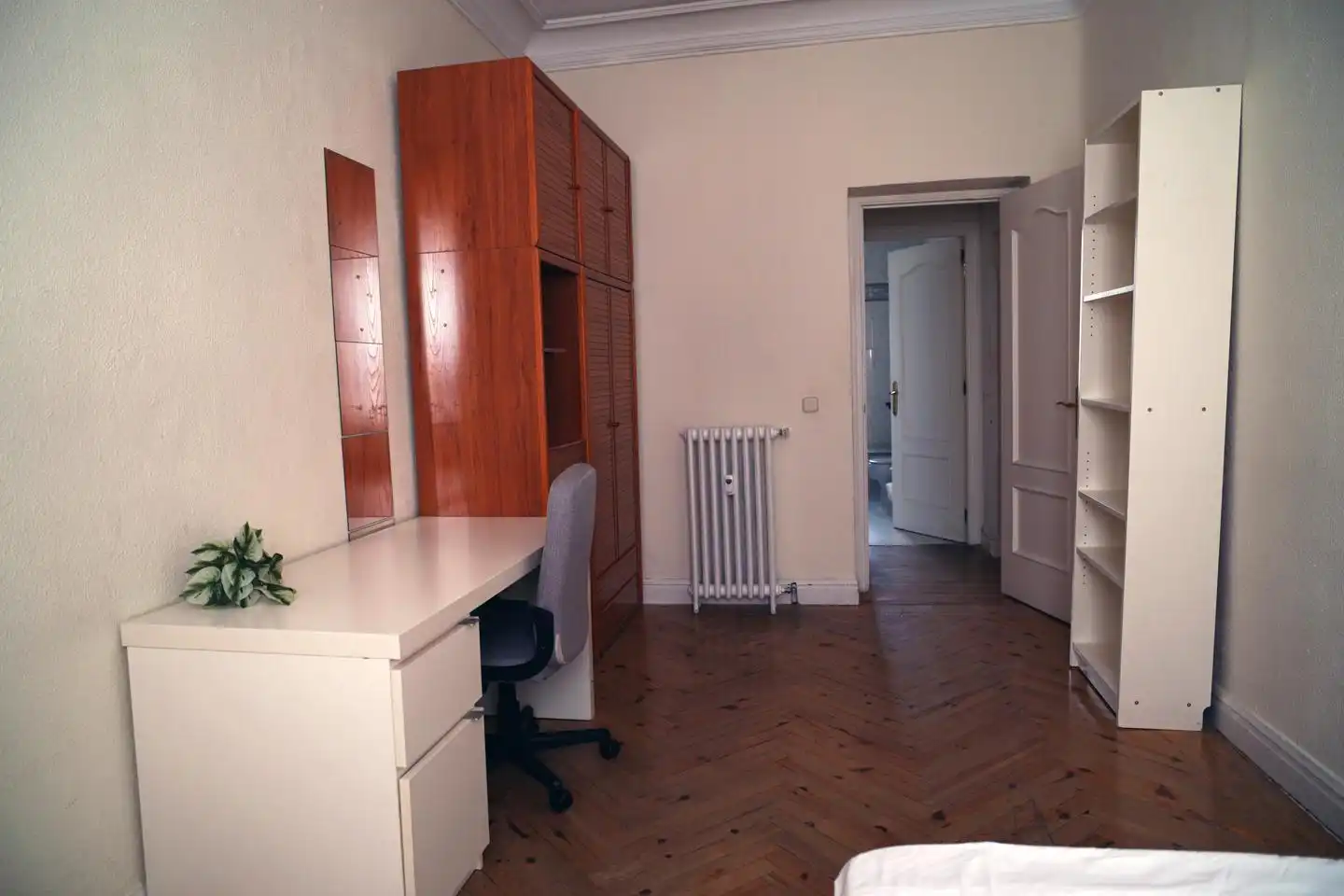Habitación de Apartamento de alquiler en Madrid con Aire acondicionado, Calefacción y Parquet
