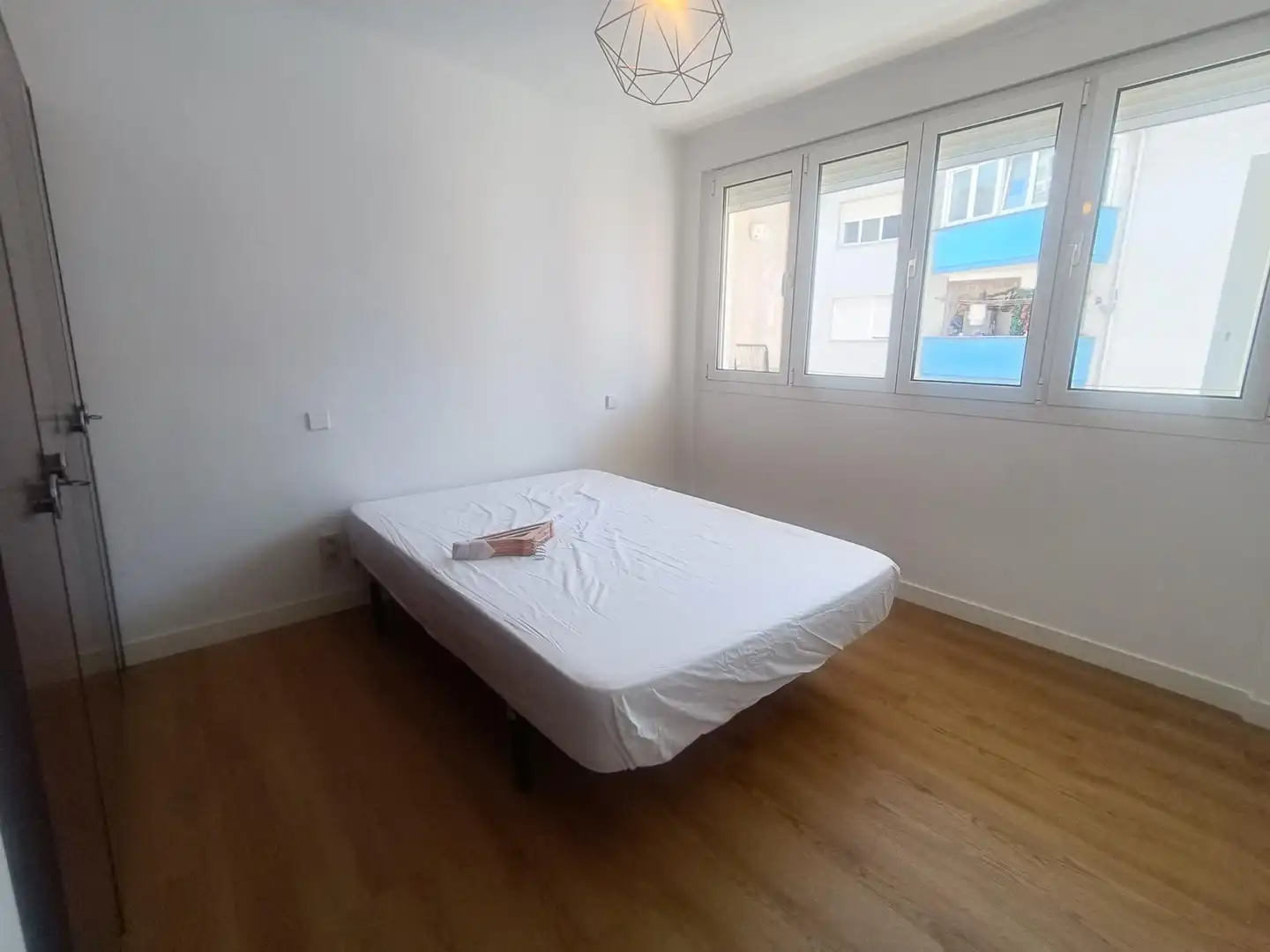 Schlafzimmer von Wohnung zur Miete in Santander mit Abstellraum, Möbliert und Balkon