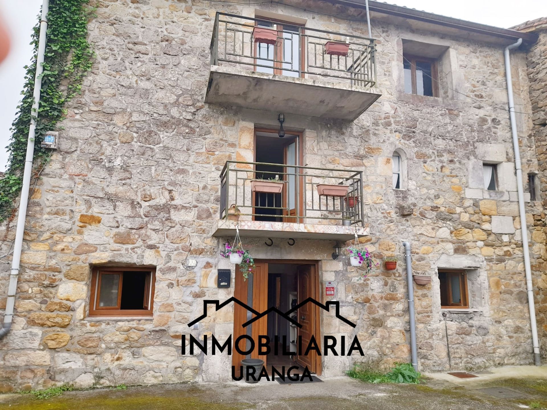 Vista exterior de Casa o xalet en venda en Guriezo amb Jardí privat i Terrassa