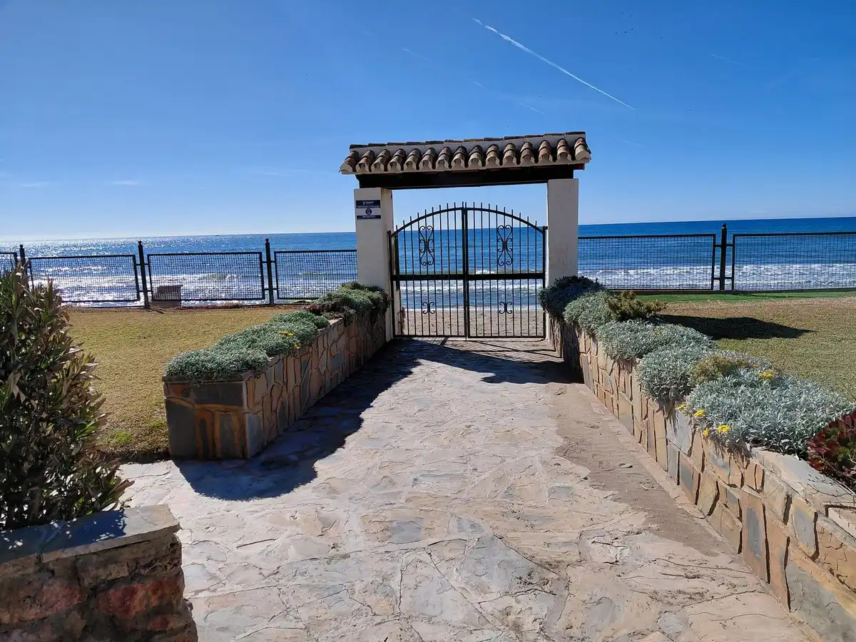 Jardín de Ático en venta en Marbella con Terraza, Trastero y Piscina
