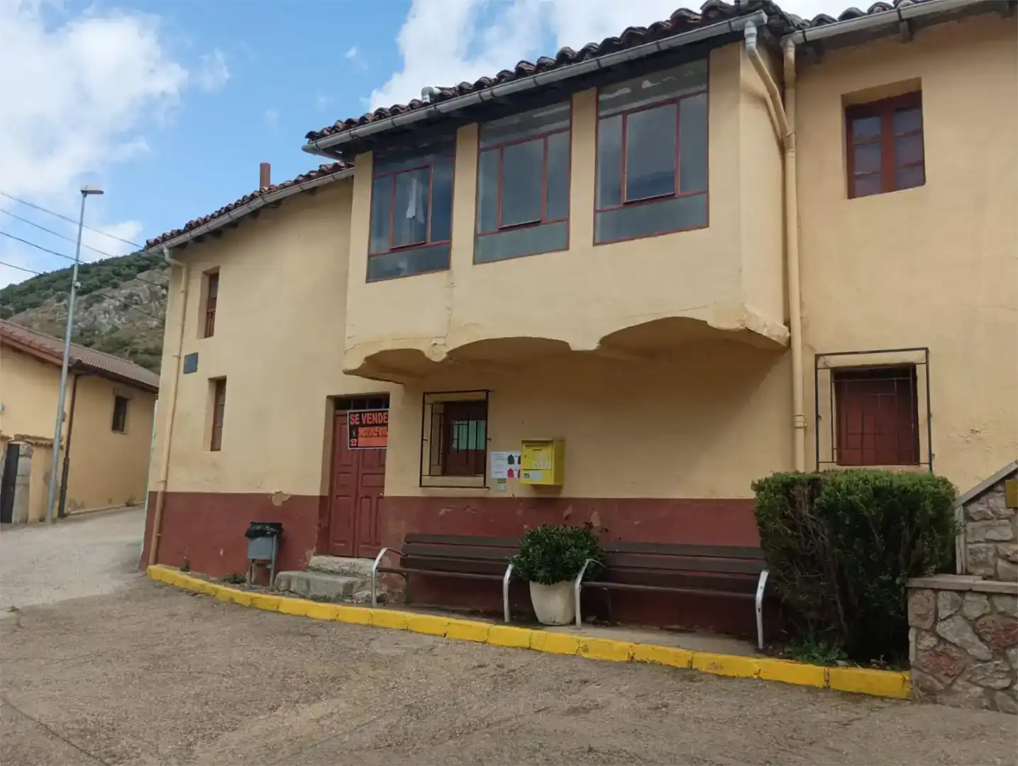 Vista exterior de Planta baja en venta en La Pola de Gordón 
