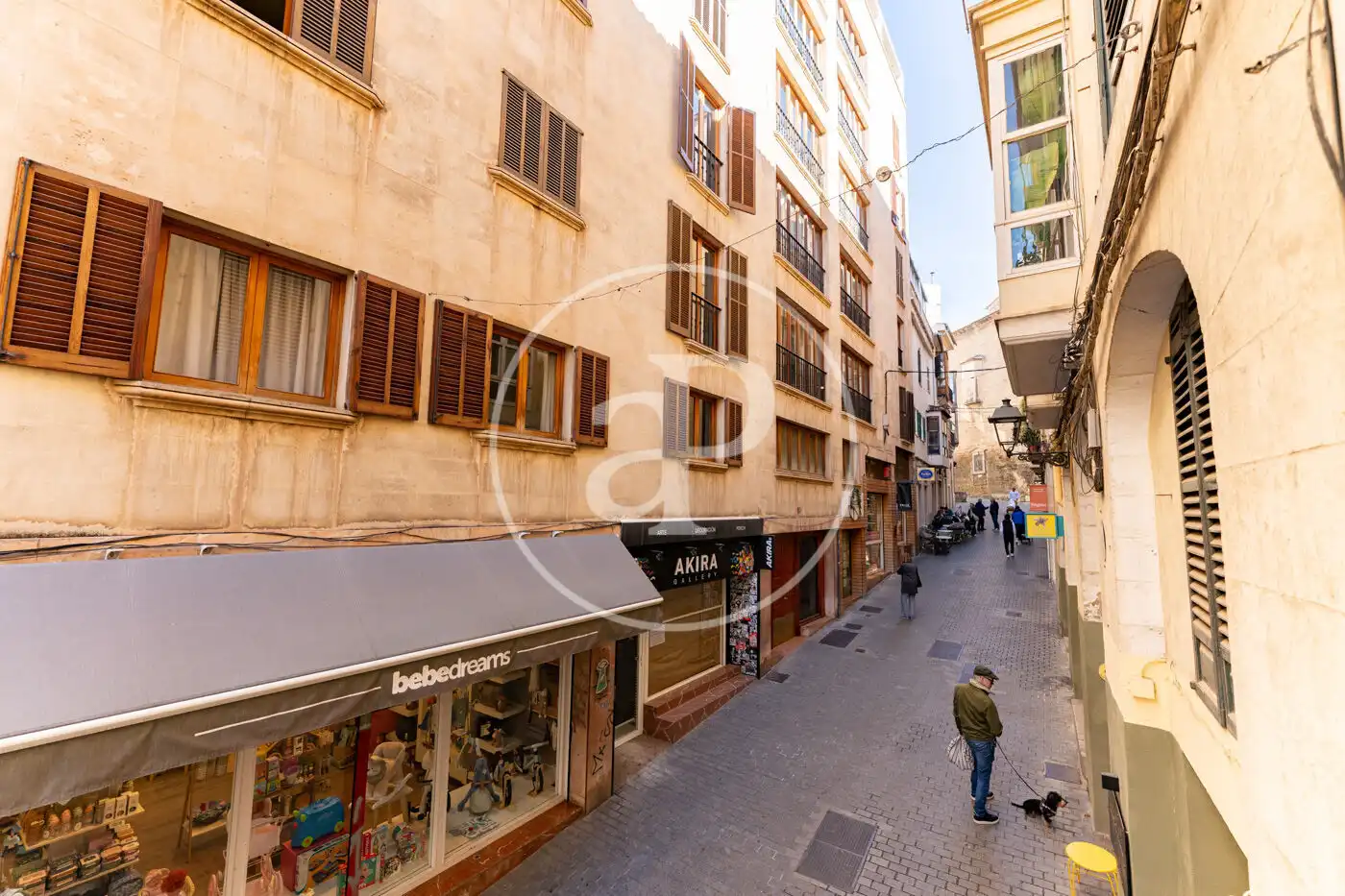 Außenansicht von Wohnung zum Verkauf in  Palma de Mallorca mit Heizung, Abstellraum und Balkon