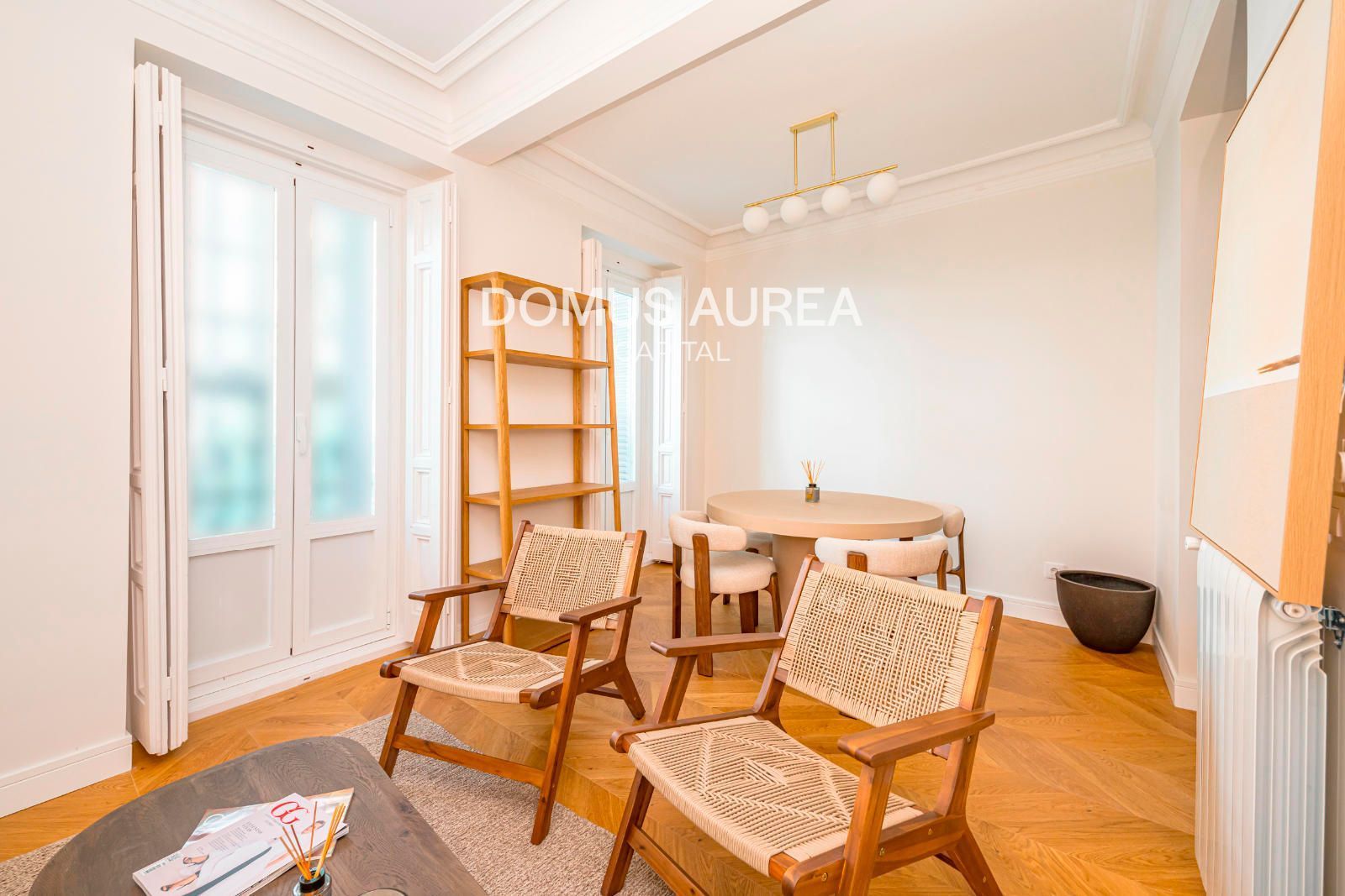 Living room of Flat for sale in  Madrid Capital  with Air Conditioner, Heating and Parquet flooring