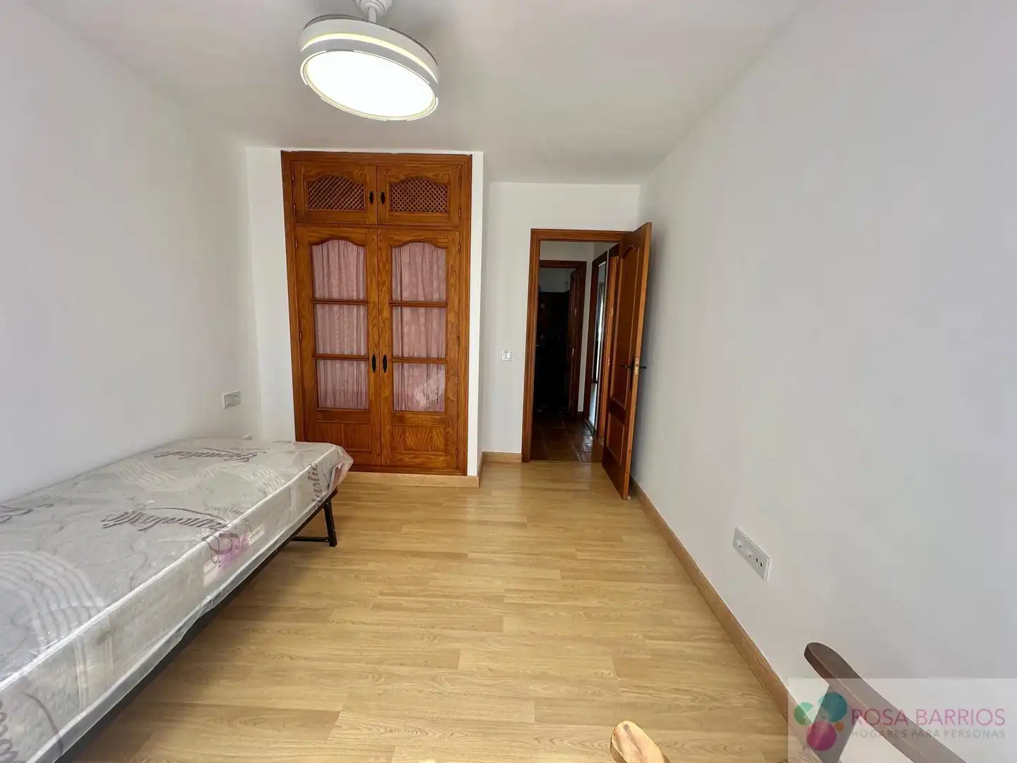 Habitación de Casa adosada de alquiler en Estepona con Terraza y Piscina comunitaria