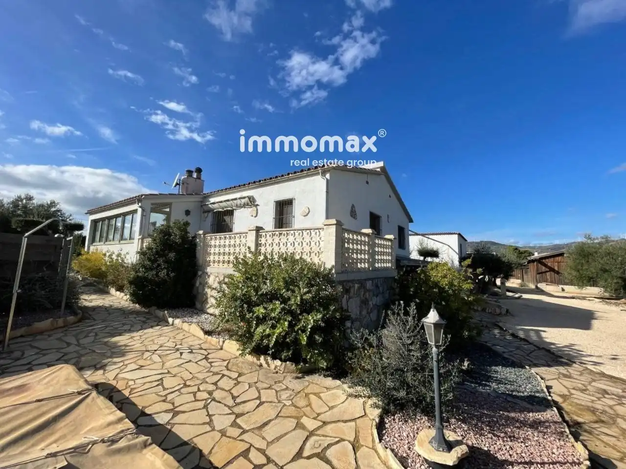 Vista exterior de Casa o xalet en venda en Camarles amb Terrassa, Piscina i Moblat