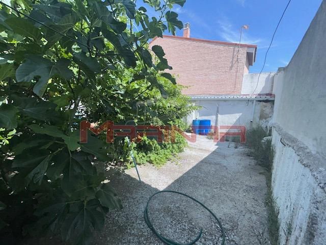 Jardí de Casa adosada en venda en Seseña amb Calefacció