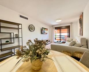 Sala d'estar de Apartament de lloguer en Estepona amb Aire condicionat, Calefacció i Terrassa