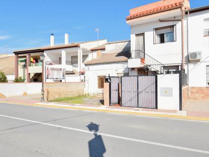 Exterior view of Single-family semi-detached for sale in Fuente Vaqueros  with Terrace