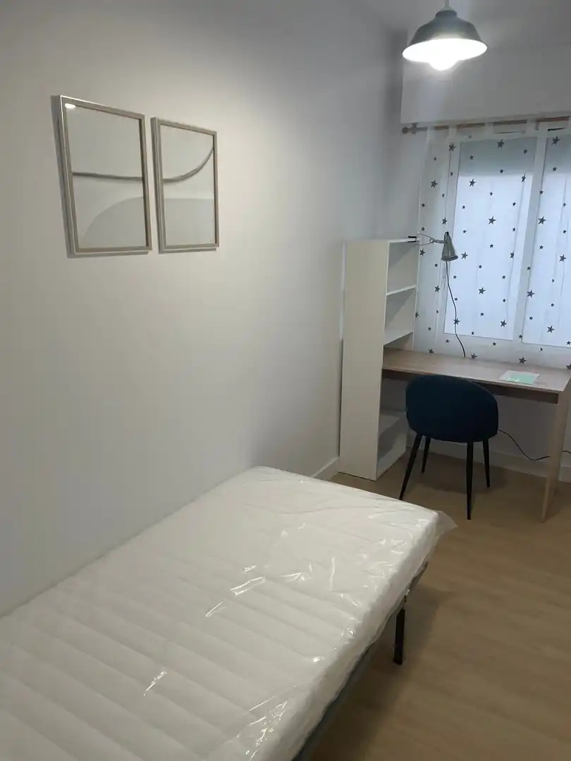 Habitación de Ático de alquiler en Tarragona con Aire acondicionado, Calefacción y Parquet