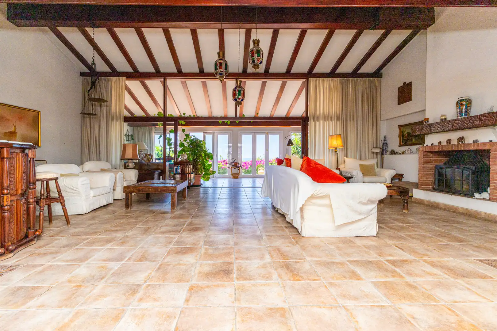 Sala d'estar de Casa o xalet en venda en Mijas amb Aire condicionat, Jardí privat i Terrassa