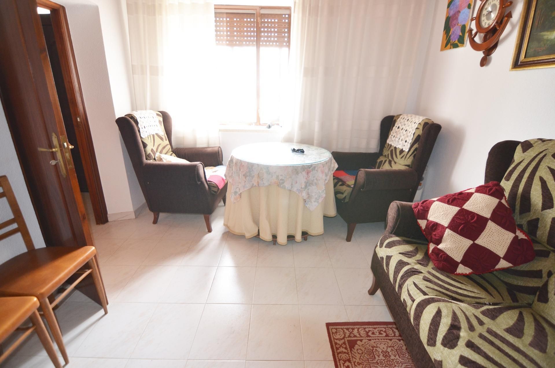 Sala d'estar de Casa o xalet en venda en Cabrillas amb Terrassa i Balcó