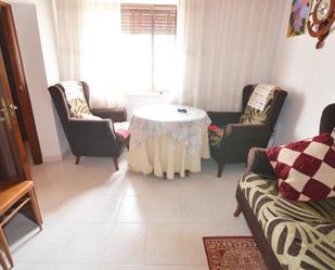 Sala d'estar de Casa o xalet en venda en Cabrillas amb Terrassa i Balcó