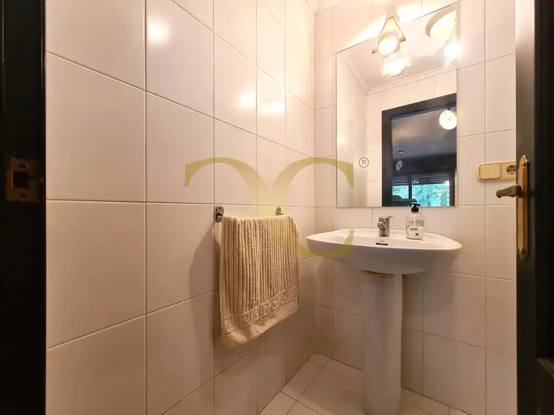 Bathroom of Houses for sale in Gijón   with Heating, Private garden and Terrace