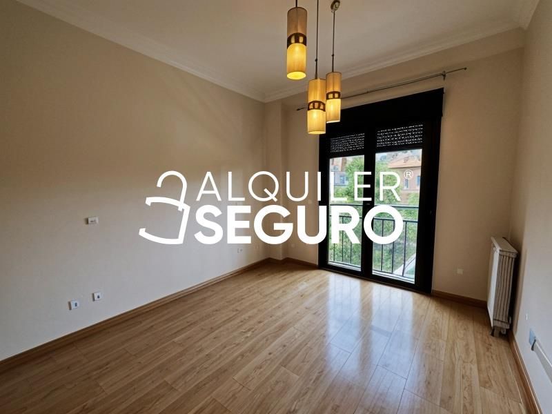 Habitación de Piso de alquiler en  Madrid Capital con Aire acondicionado, Calefacción y Trastero