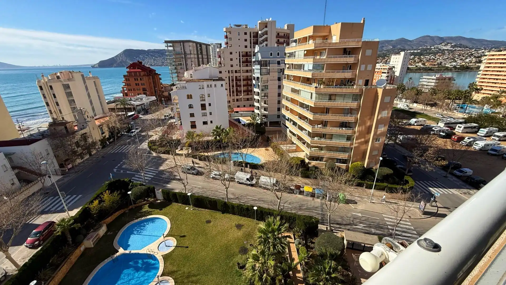 Vista exterior de Apartament en venda en Calpe / Calp amb Aire condicionat, Calefacció i Jardí privat