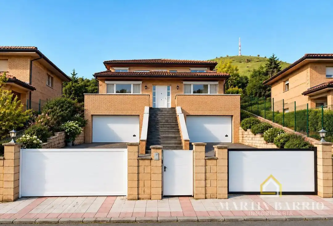 Villa mit Terrasse zum Verkauf in Grupo Laureta