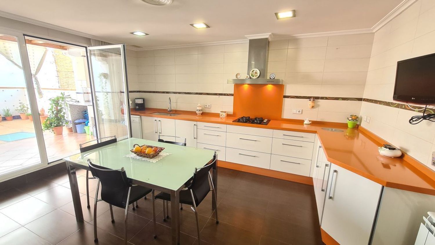 Kitchen of House or chalet for sale in Paterna  with Air Conditioner, Heating and Terrace