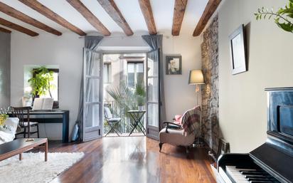 Living room of Flat for sale in  Barcelona Capital  with Air Conditioner, Parquet flooring and Terrace