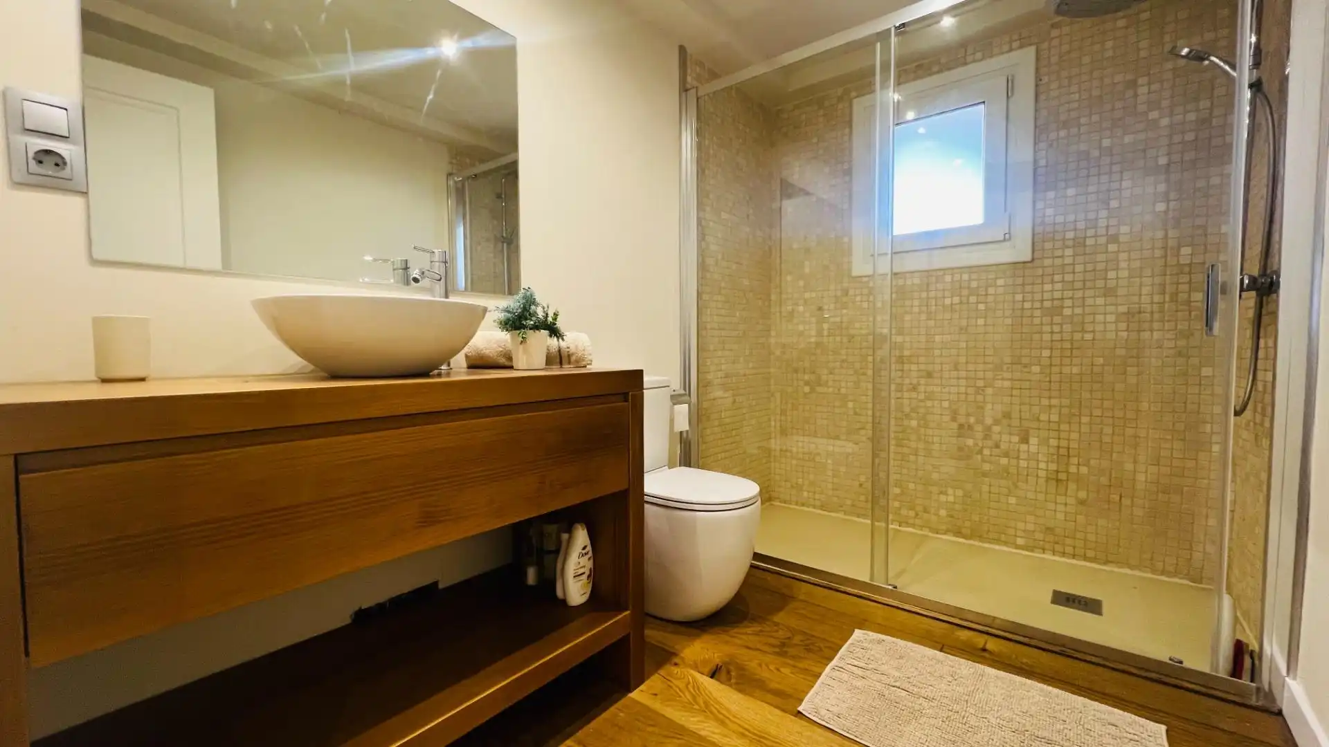 Bathroom of Houses for sale in Cambrils  with Air Conditioner, Private garden and Parquet flooring
