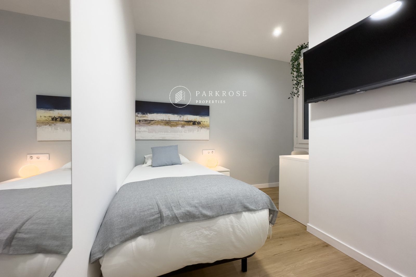 Bedroom of Flat to share in  Barcelona Capital  with Parquet flooring, Furnished and Oven