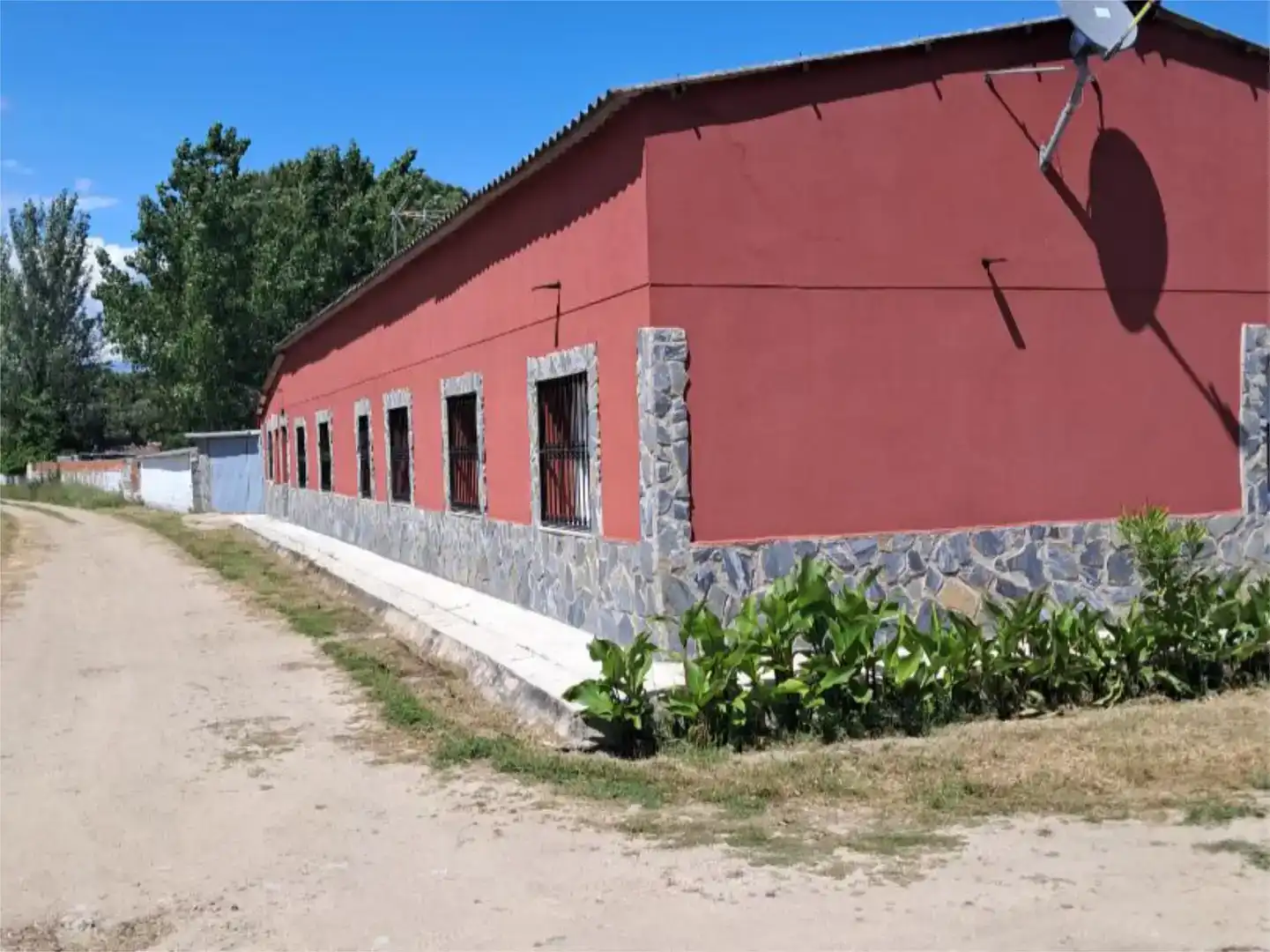 Vista exterior de Pis en venda en Navalmoral de la Mata amb Aire condicionat, Jardí privat i Traster