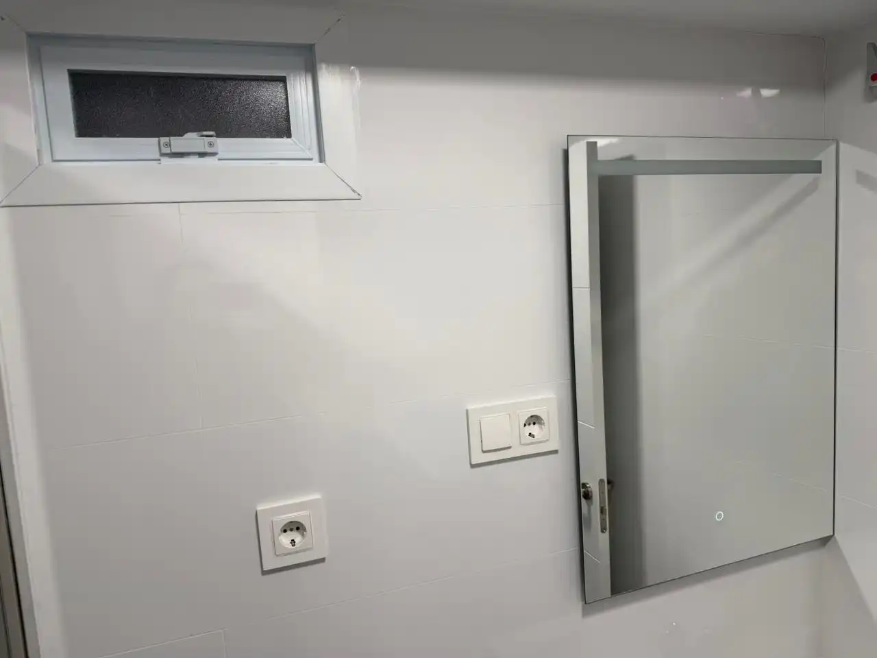 Bany de Local en venda en Madrid amb Aire condicionat