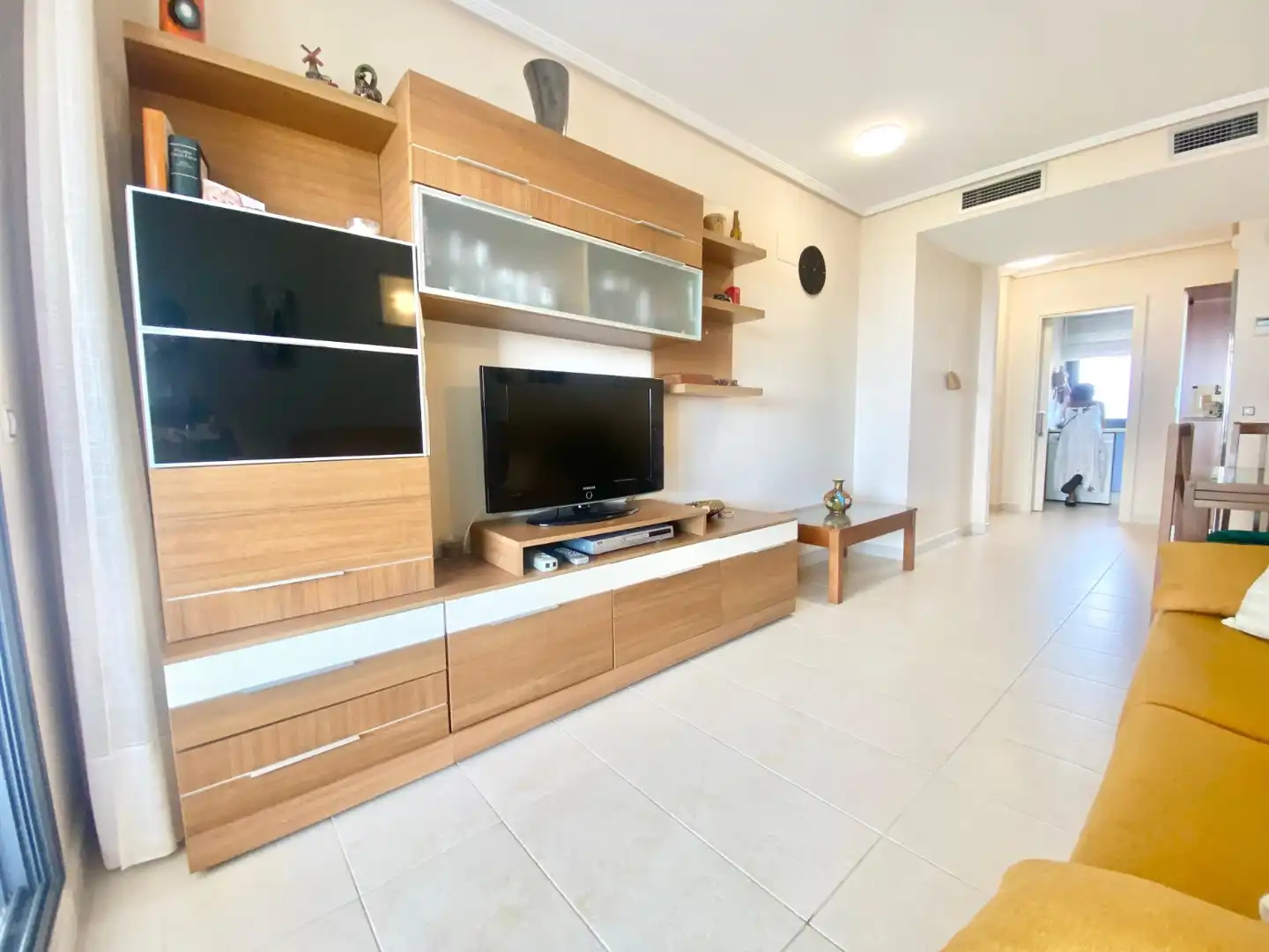 Sala de estar de Apartamento de alquiler en Benidorm con Aire acondicionado, Calefacción y Terraza