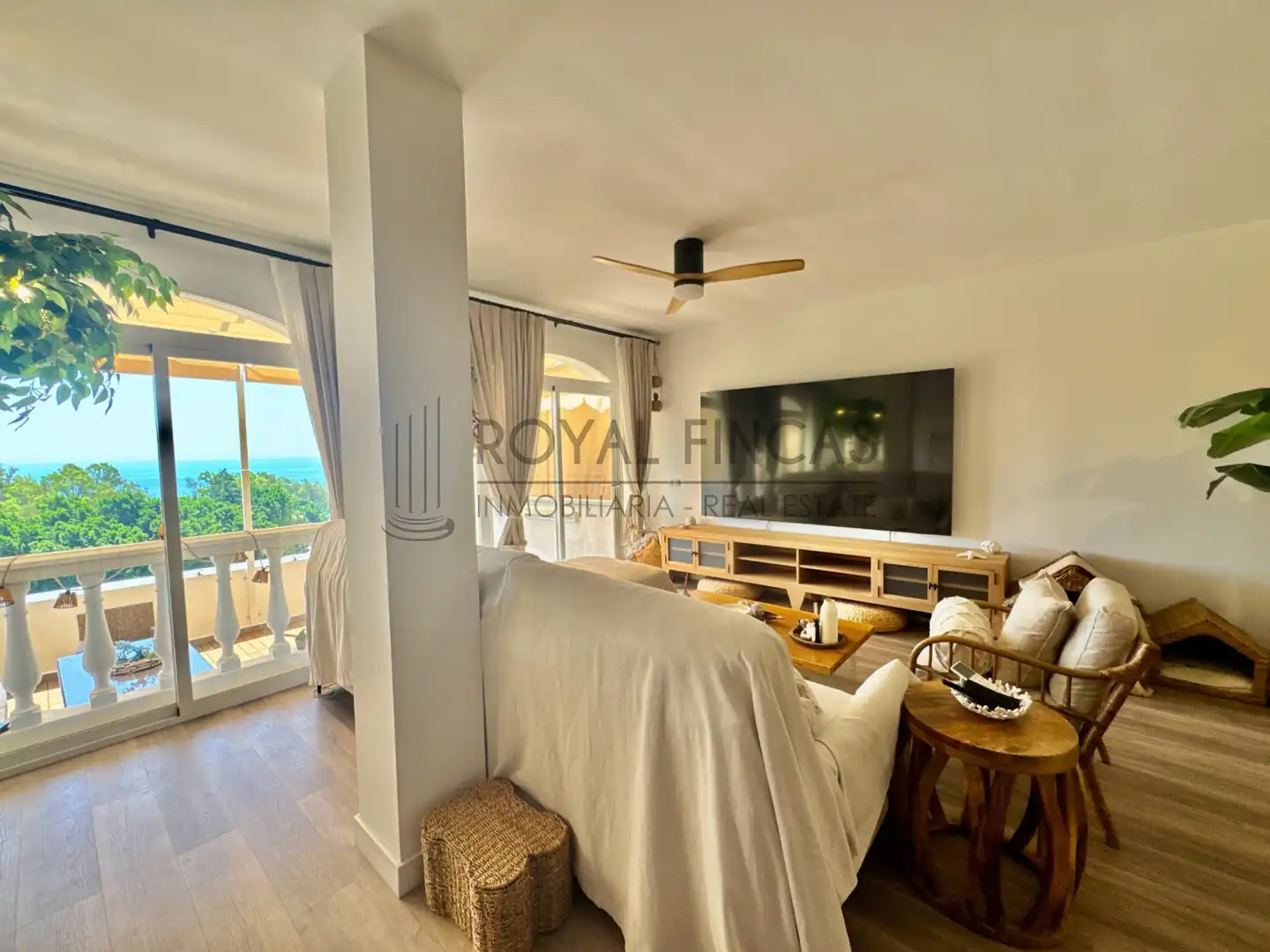 Living room of Detached homes for sale in Benalmádena  with Air Conditioner, Terrace and Furnished