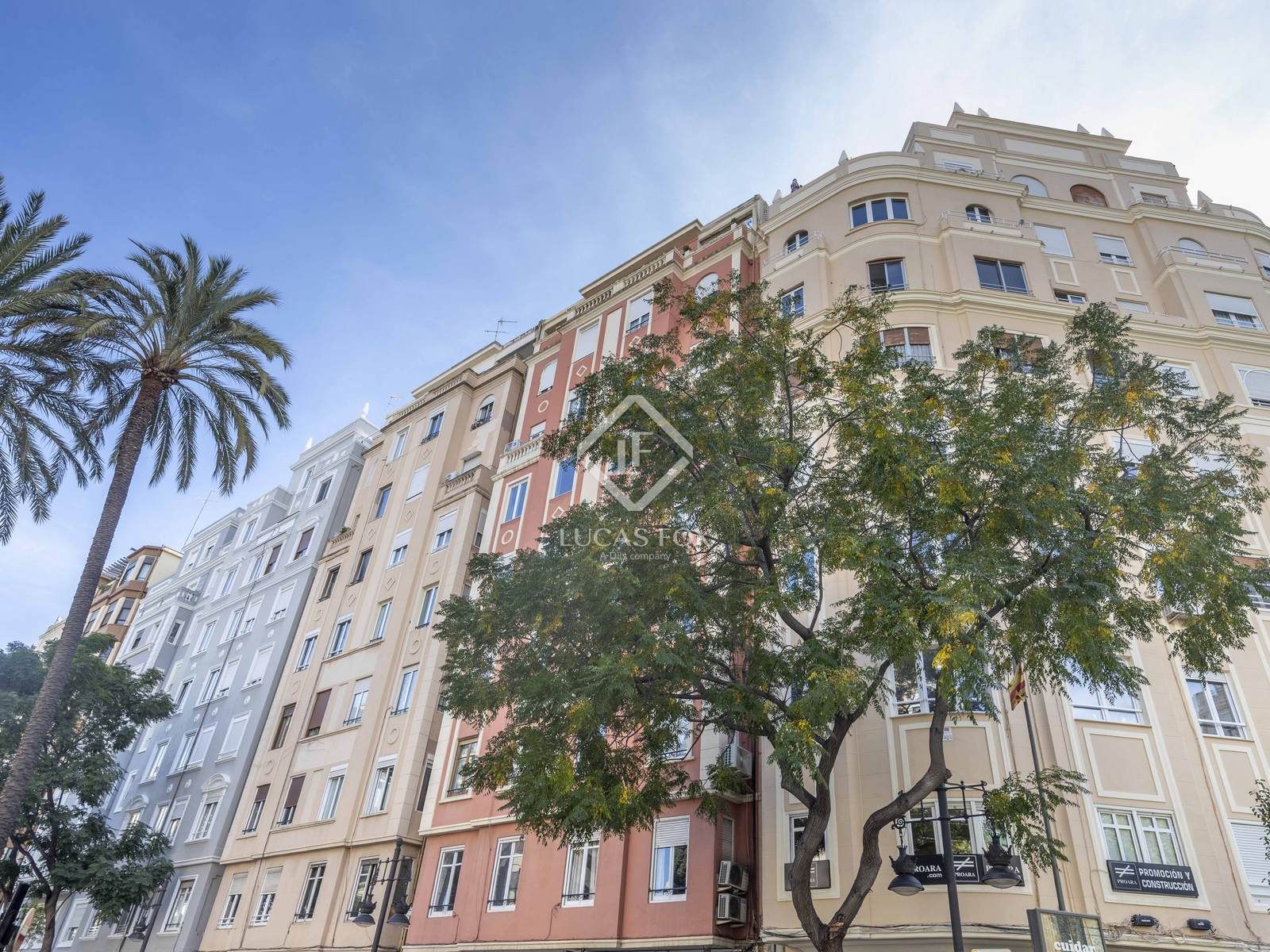 Vista exterior de Pis en venda en Rocafort amb Aire condicionat