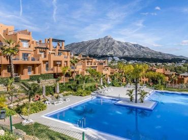 Penthouse mit Balkon zur Miete in Nueva Andalucía