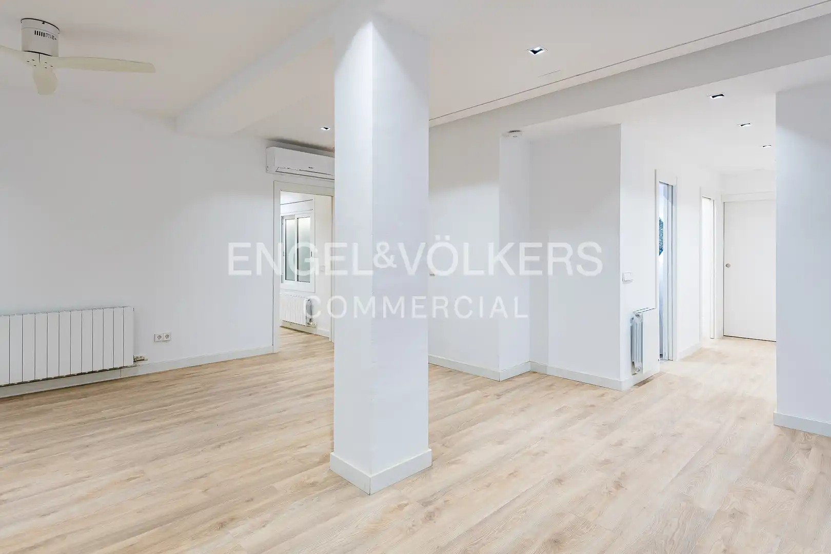 Büro zum Verkauf in Barcelona mit Klimaanlage