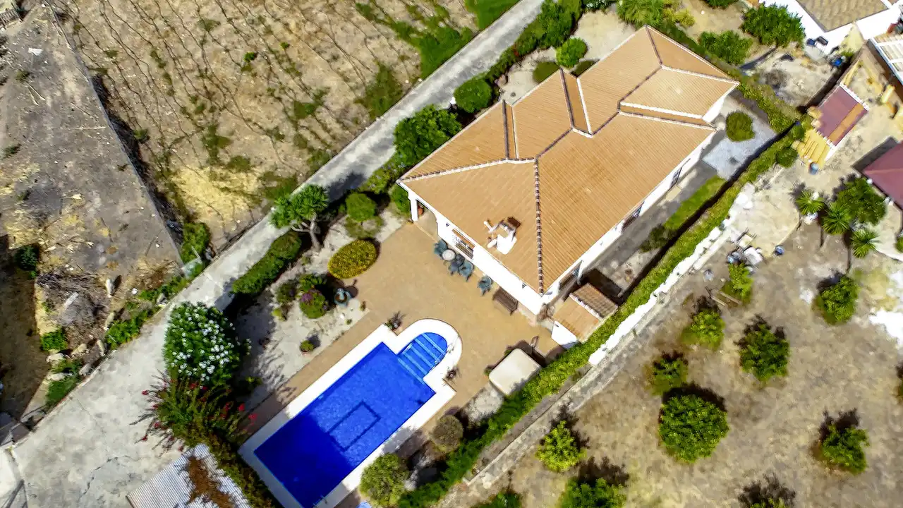 Casa amb piscina en venda a Alcaucín, imagen 2