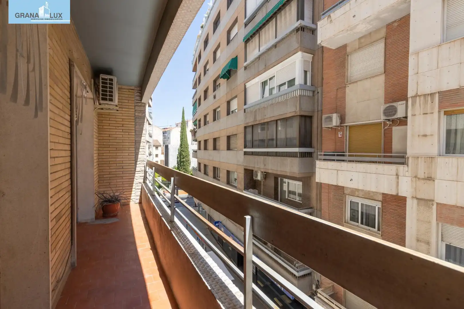 Vista exterior de Pis en venda en Granada
