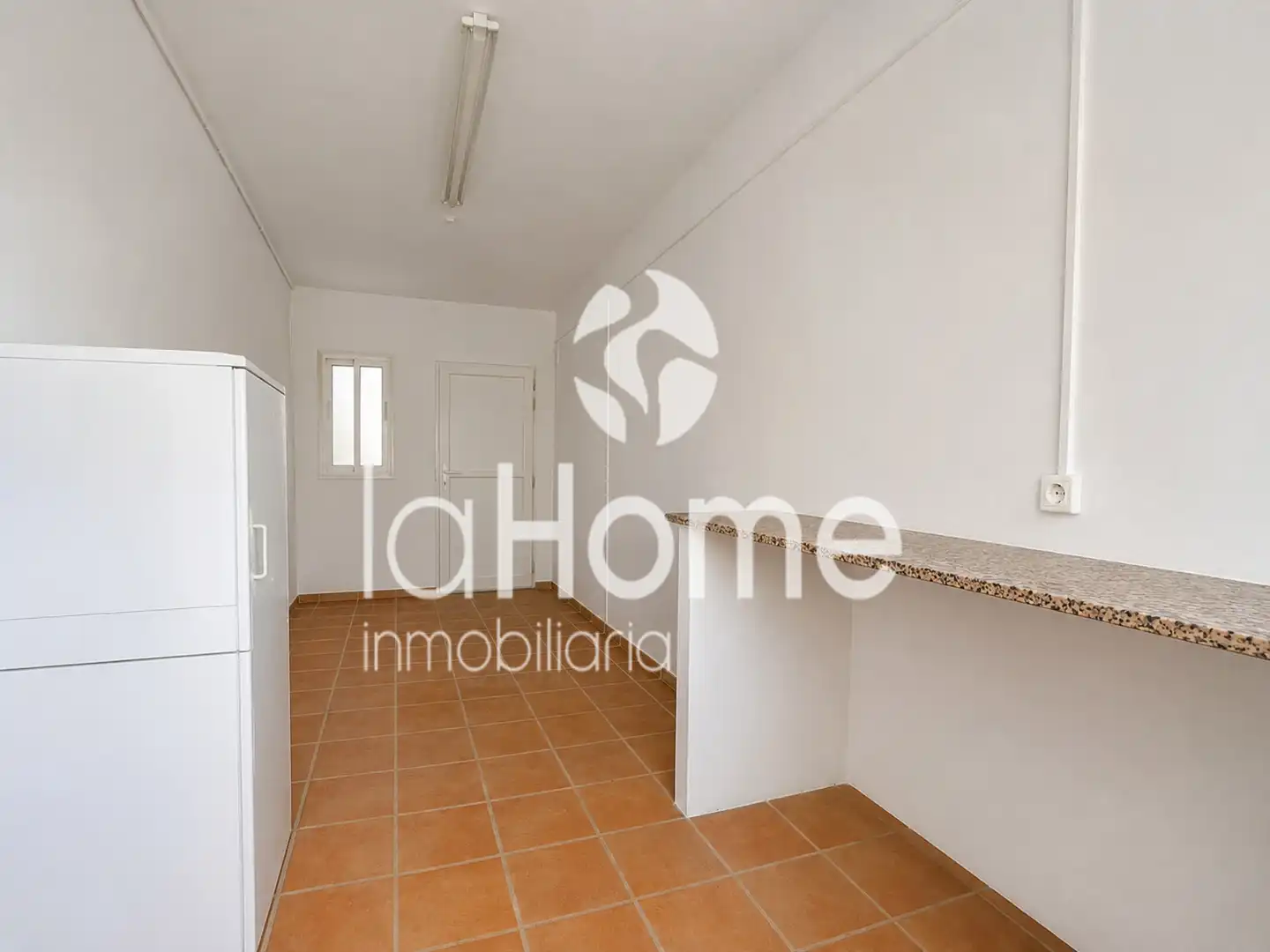 Detached homes for rent in La Pobla de Vallbona  with Air Conditioner, Heating and Private garden