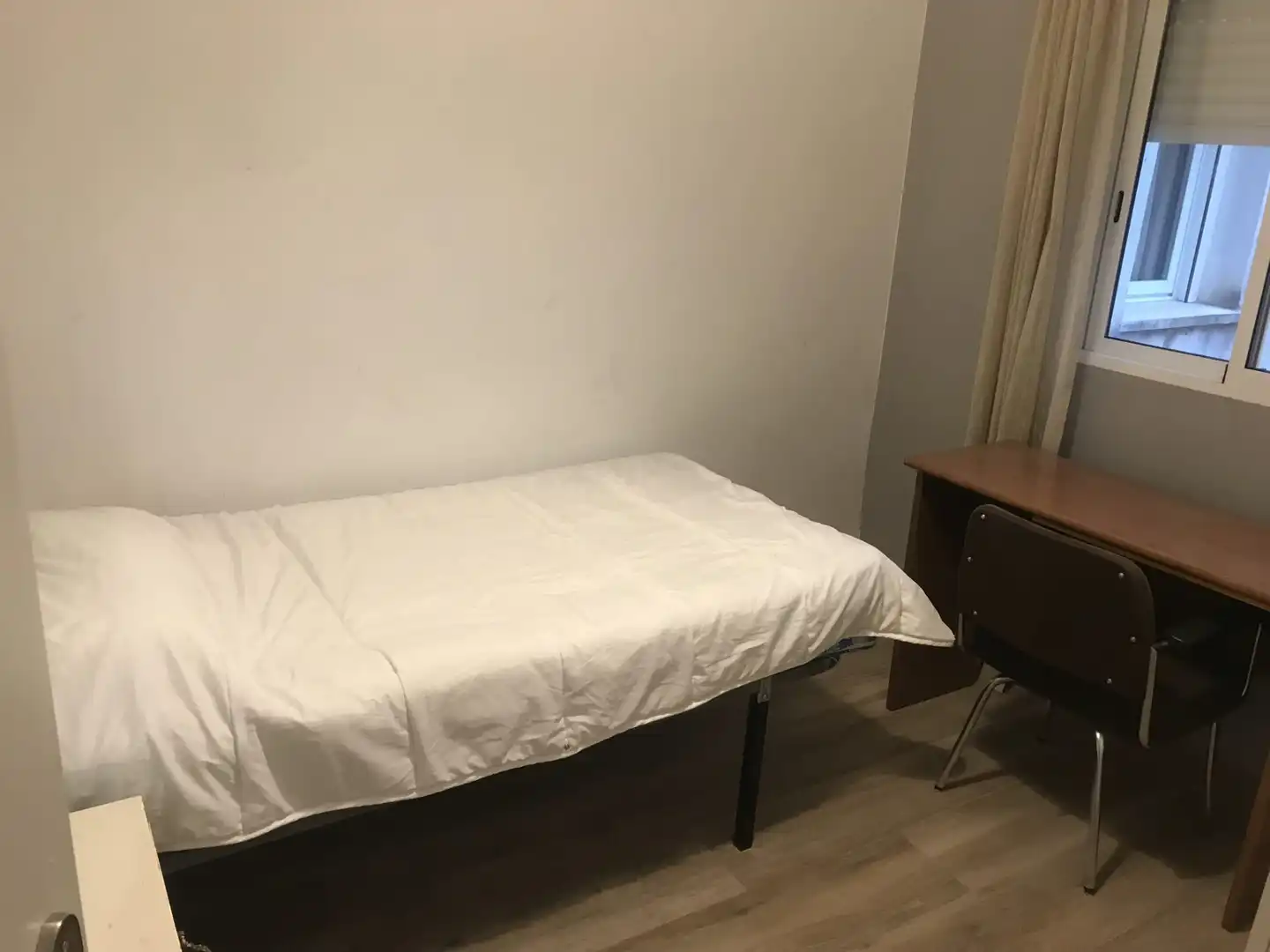 Bedroom of Flat for rent in Granada  with Terrace, Furnished and Washing machine