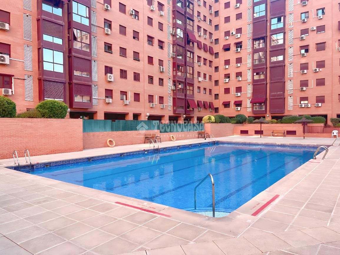 Piscina de Estudio en venta en  Madrid Capital