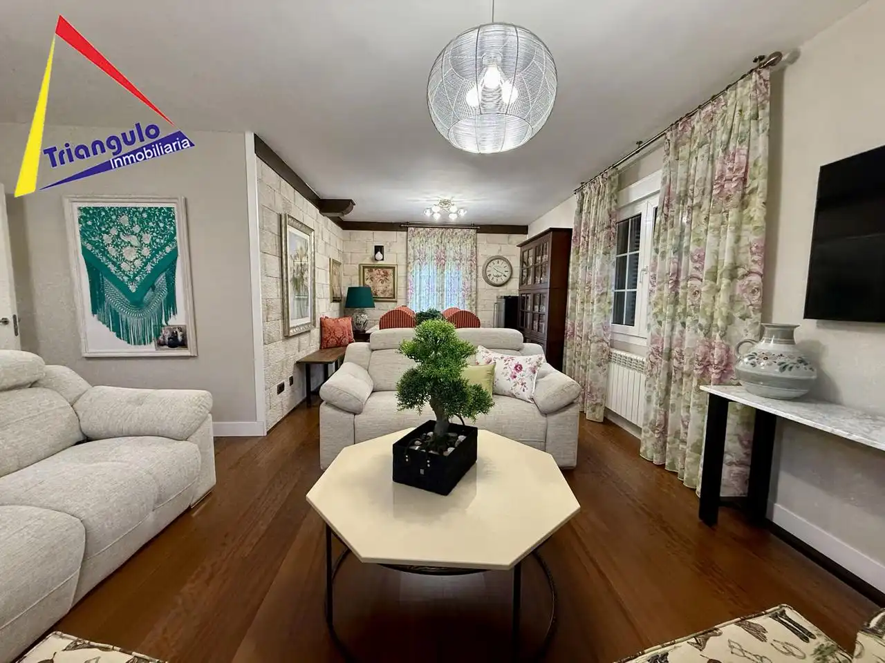 Sala de estar de Casa o chalet en venta en Otero de Herreros con Calefacción y Jardín privado