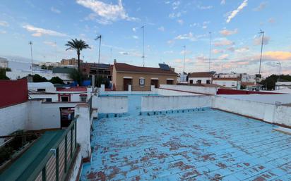 Vista exterior de Casa o xalet en venda en Tomares amb Traster