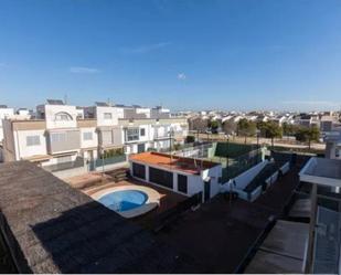 Exterior view of Single-family semi-detached for sale in  Sevilla Capital  with Air Conditioner, Heating and Private garden