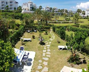 Jardí de Casa adosada en venda en Estepona amb Jardí privat, Terrassa i Traster