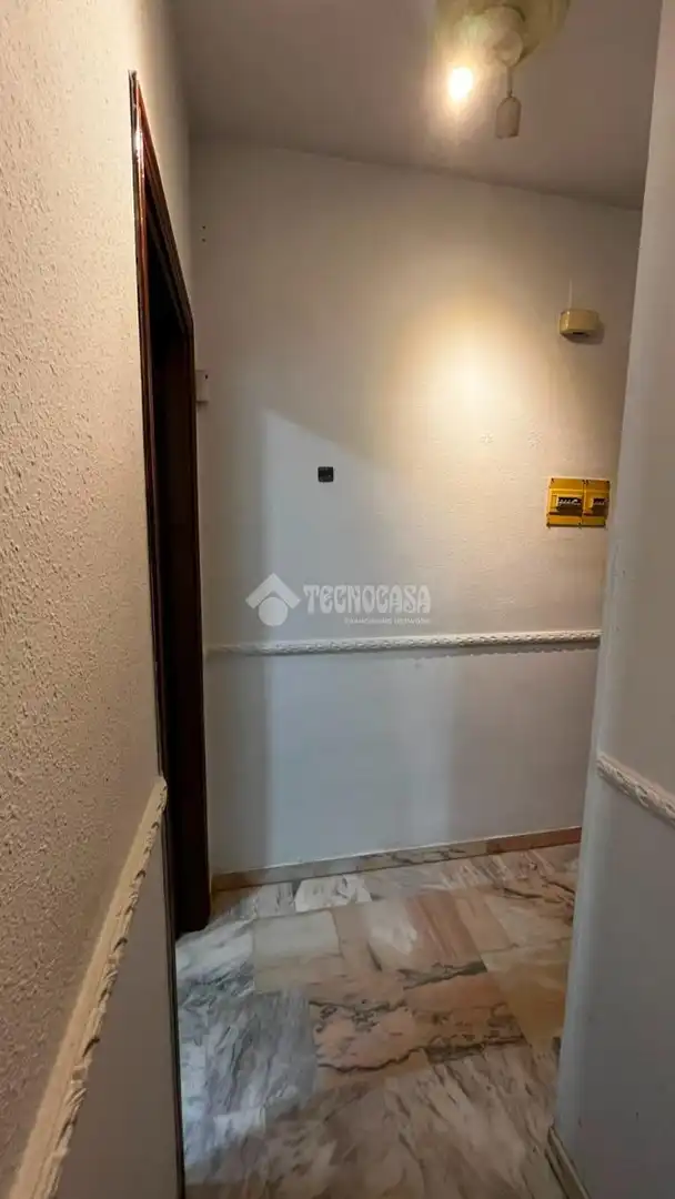Wohnung zum Verkauf in Alcalá de Guadaira mit Klimaanlage, Möbliert und Alarm