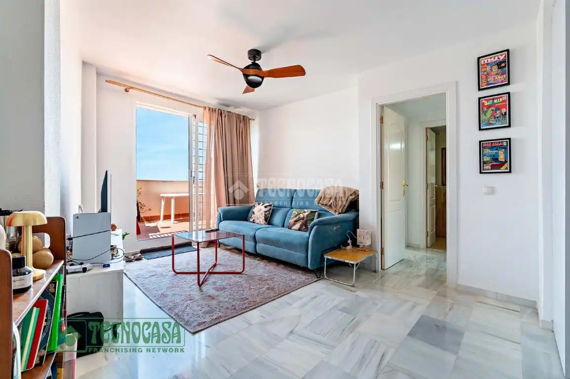 Sala de estar de Piso en venta en Roquetas de Mar con Aire acondicionado, Terraza y Amueblado