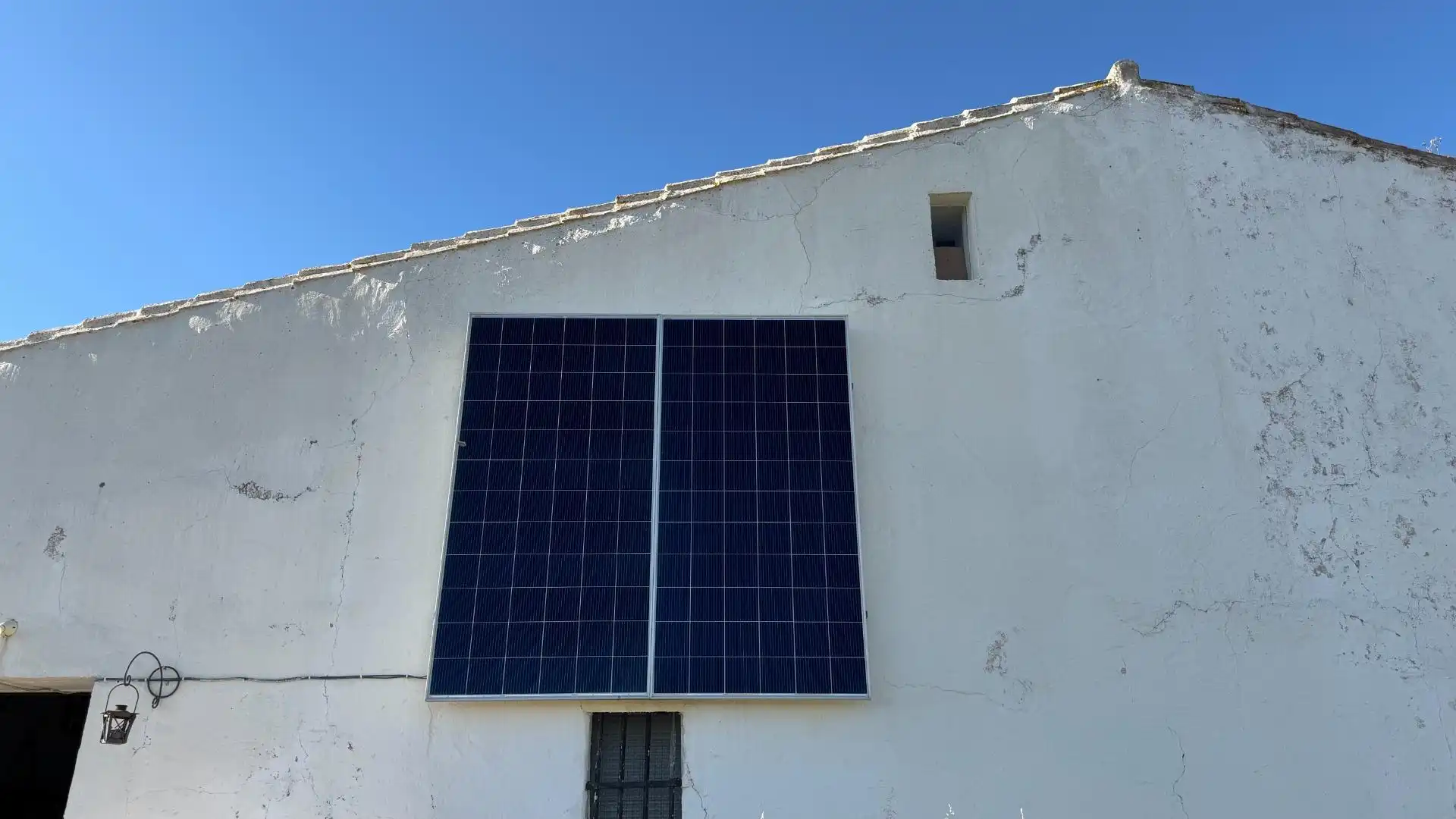 Vista exterior de Finca rústica en venda en Puebla de Guzmán amb Jardí privat i Moblat