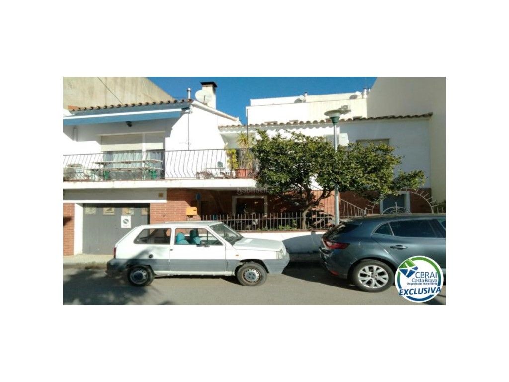Vista exterior de Casa o xalet en venda en Llançà amb Aire condicionat, Calefacció i Moblat