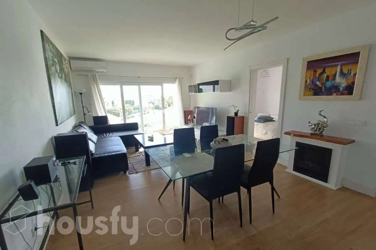 Living room of Flat for sale in Benahavís  with Air Conditioner, Heating and Private garden