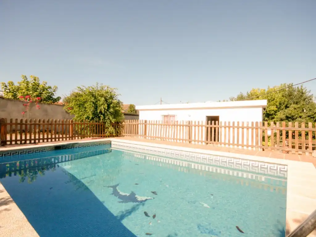 Piscina de Casa o chalet en venta en Coín