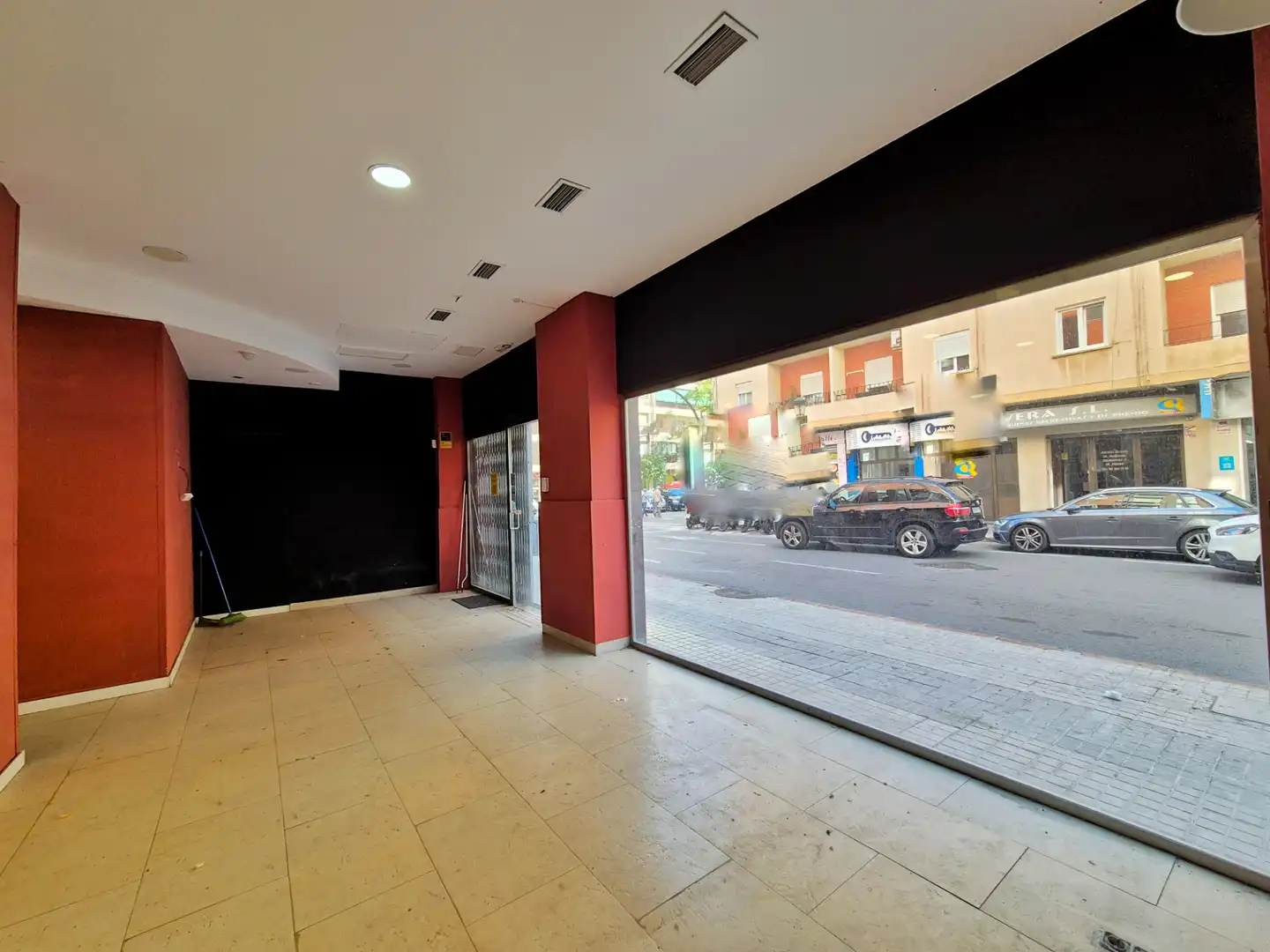 Local comercial en venda a Carrer d'Aiora