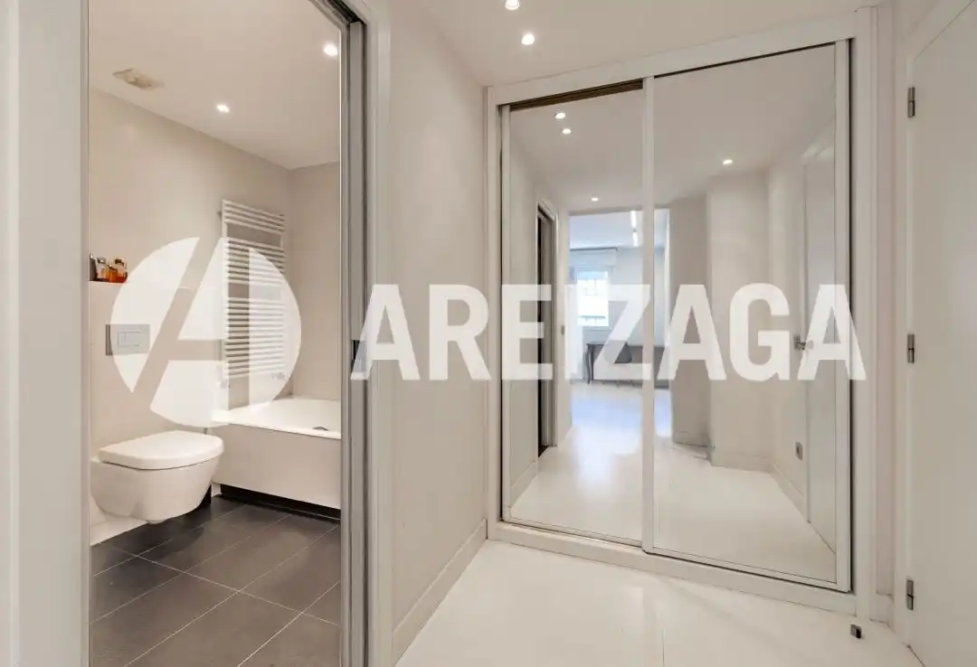 Badezimmer von Wohnung zum Verkauf in Donostia - San Sebastián  mit Heizung, Terrasse und Balkon