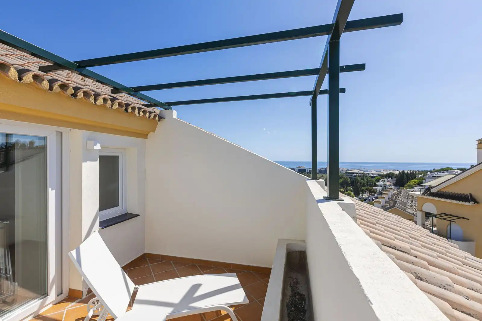 Terrasse von Maisonette zum Verkauf in Marbella mit Klimaanlage, Terrasse und Möbliert
