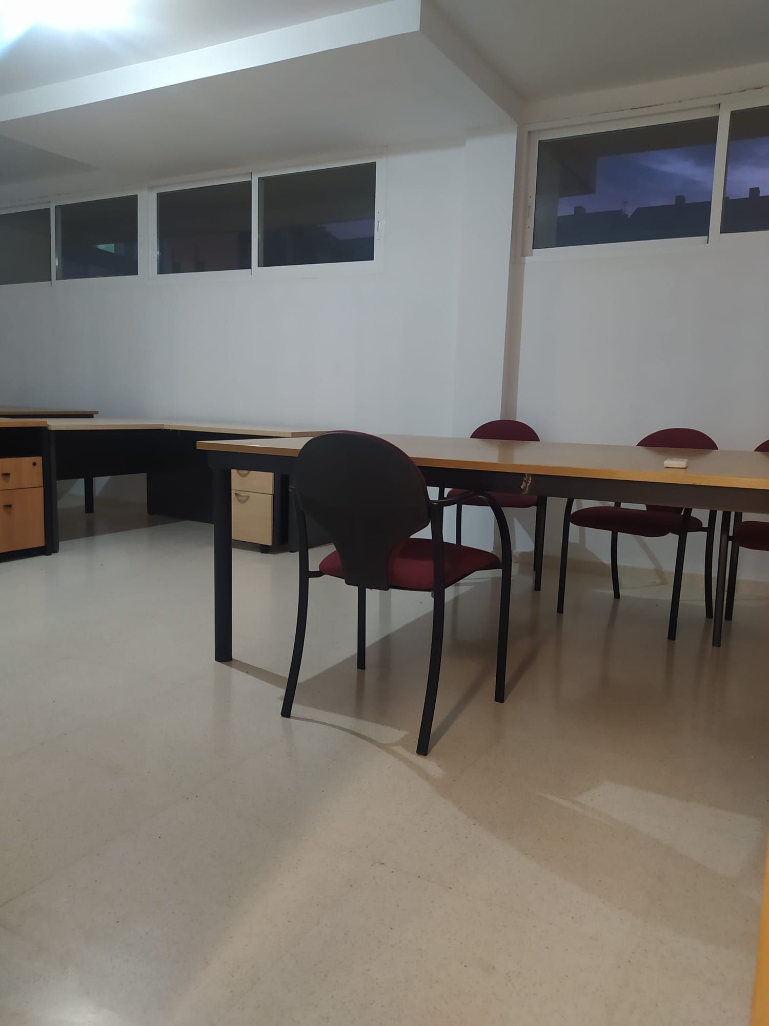 Office to rent in Piscinas